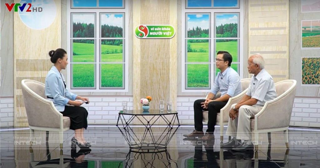 Bác sĩ Vũ Đức Duy và khách mời trong chương trình “Vì sức khỏe người Việt”