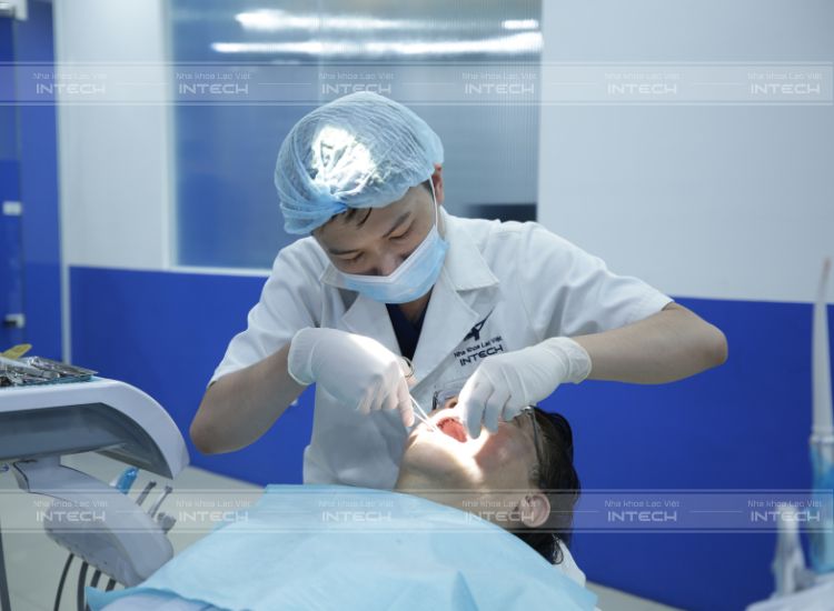 Cần đến thăm khám tại nha khoa khi có dấu hiệu mọc răng khôn