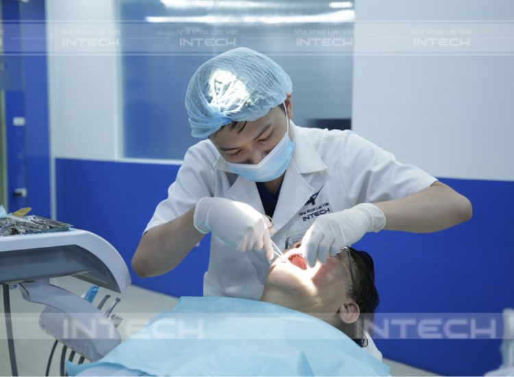 Nên đến cơ sở nha khoa để điều trị áp xe răng khôn