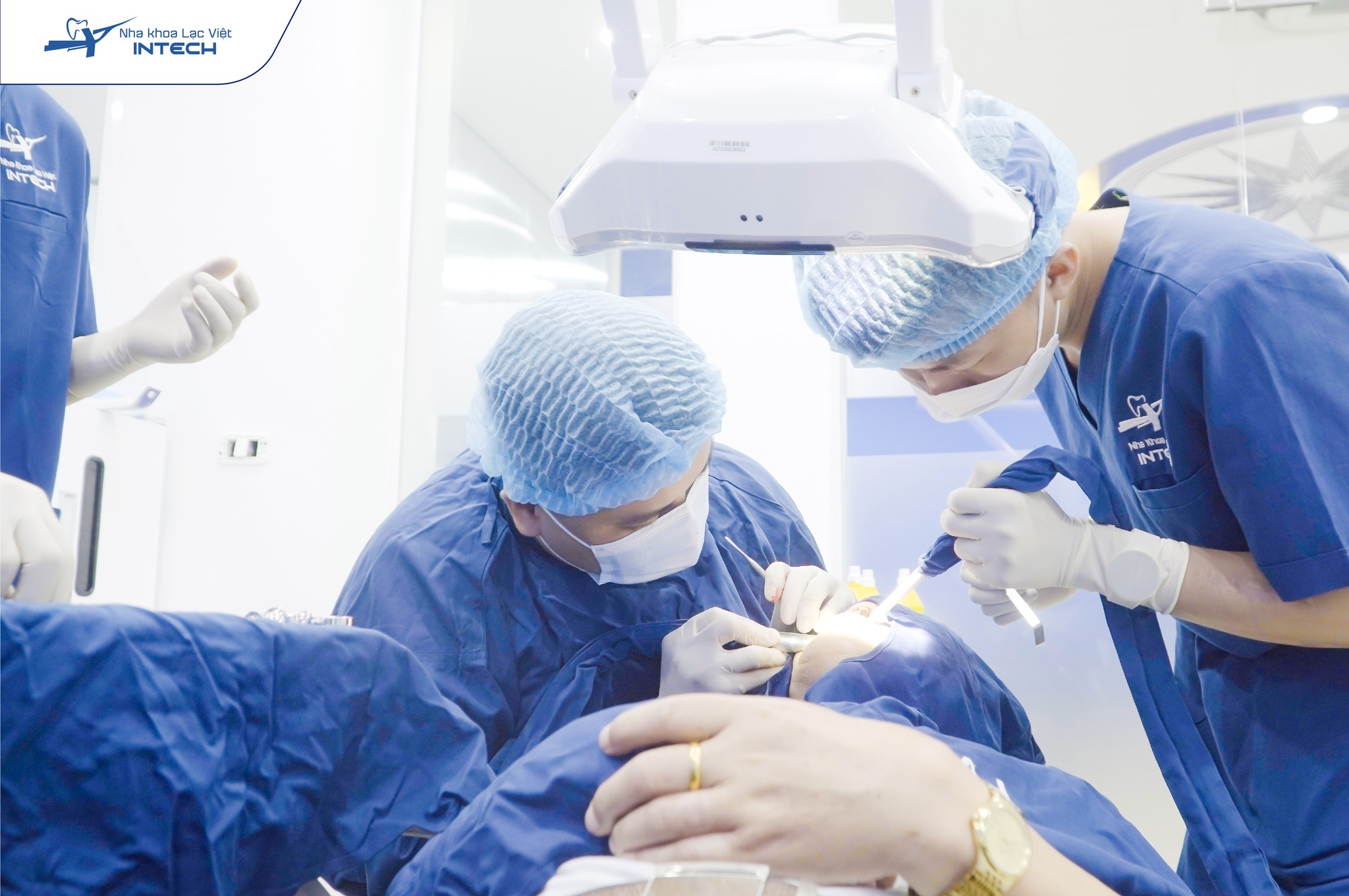 Nha khoa Lạc Việt Intech - Địa chỉ trồng răng tin cậy của hàng nghìn khách hàng
