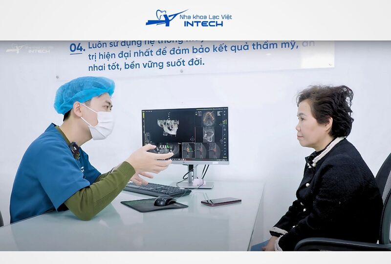 Khi quyết định trồng răng Implant, việc tham khảo và so sánh dịch vụ tại nhiều nha khoa là rất quan trọng để đưa ra lựa chọn đúng đắn