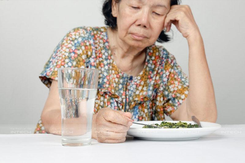 Mất răng toàn hàm gây ra nhiều ảnh hưởng tới sức khỏe con người