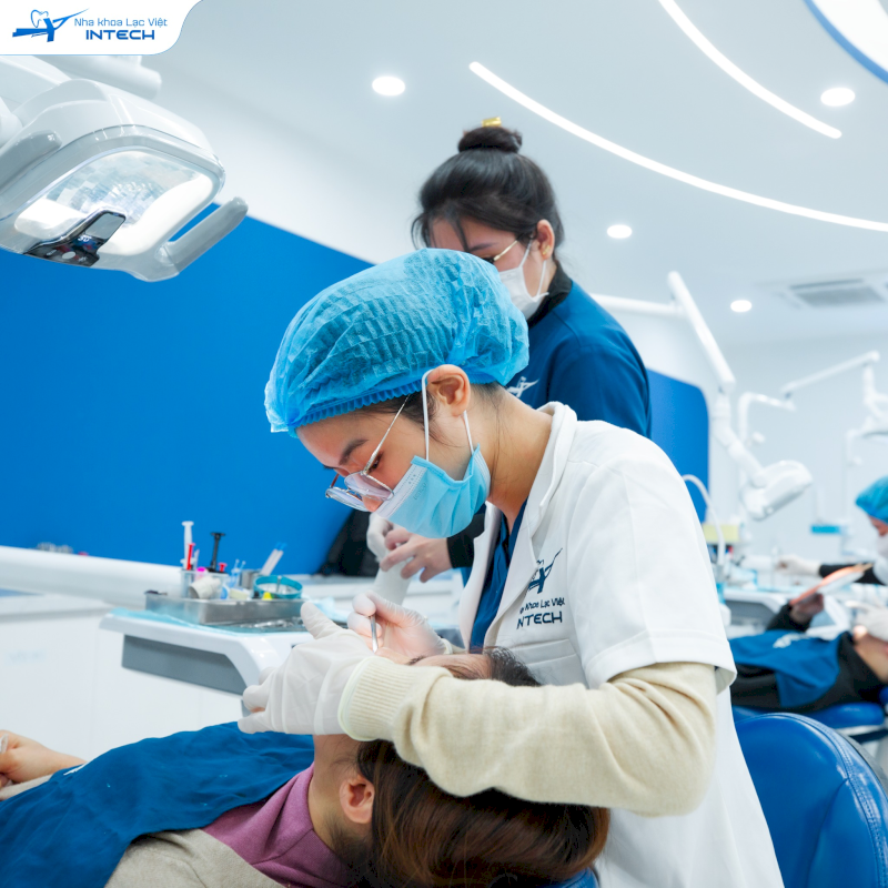 Cô chú/anh chị nên tìm hiểu kỹ thông tin và chính sách của từng nha khoa để có quyết định chính xác