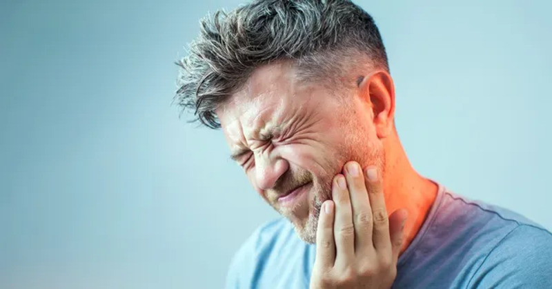Trồng răng Implant giá rẻ tiềm ẩn nhiều rủi ro biến chứng nguy hiểm