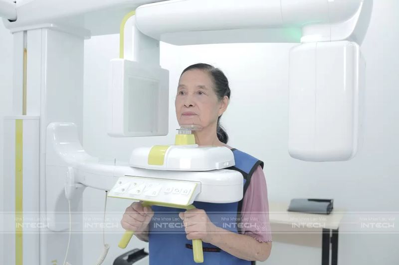 Nha khoa Lạc Việt Intech trang bị đa dạng máy móc hiện đại, tiên tiến giúp đảm bảo kết quả tốt nhất
