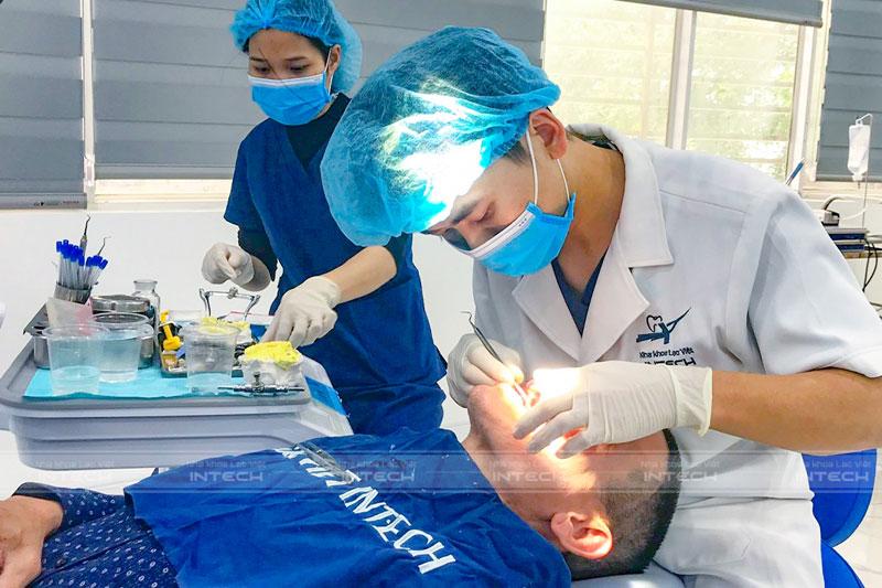 Trồng răng Implant tại phòng khám nha khoa hiện đang được nhiều người ưa chuộng