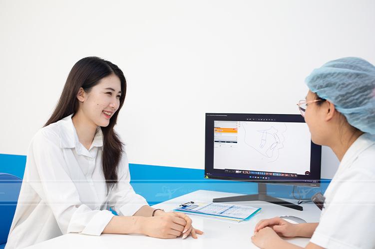 Tuân thủ lời dặn của bác sĩ sau khi gắn mắc cài, nhất là trong ăn uống